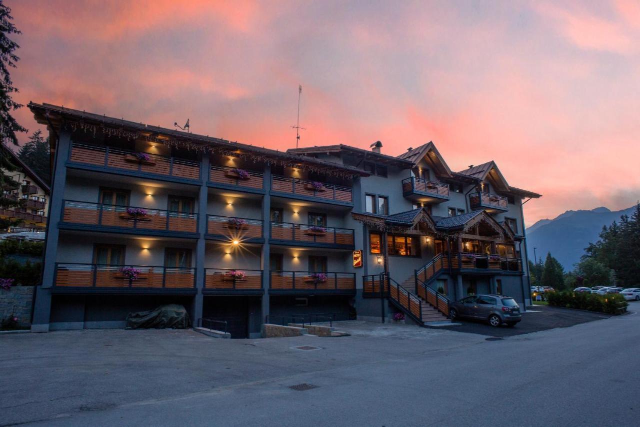 Hotel Fantelli Folgarida Eksteriør billede