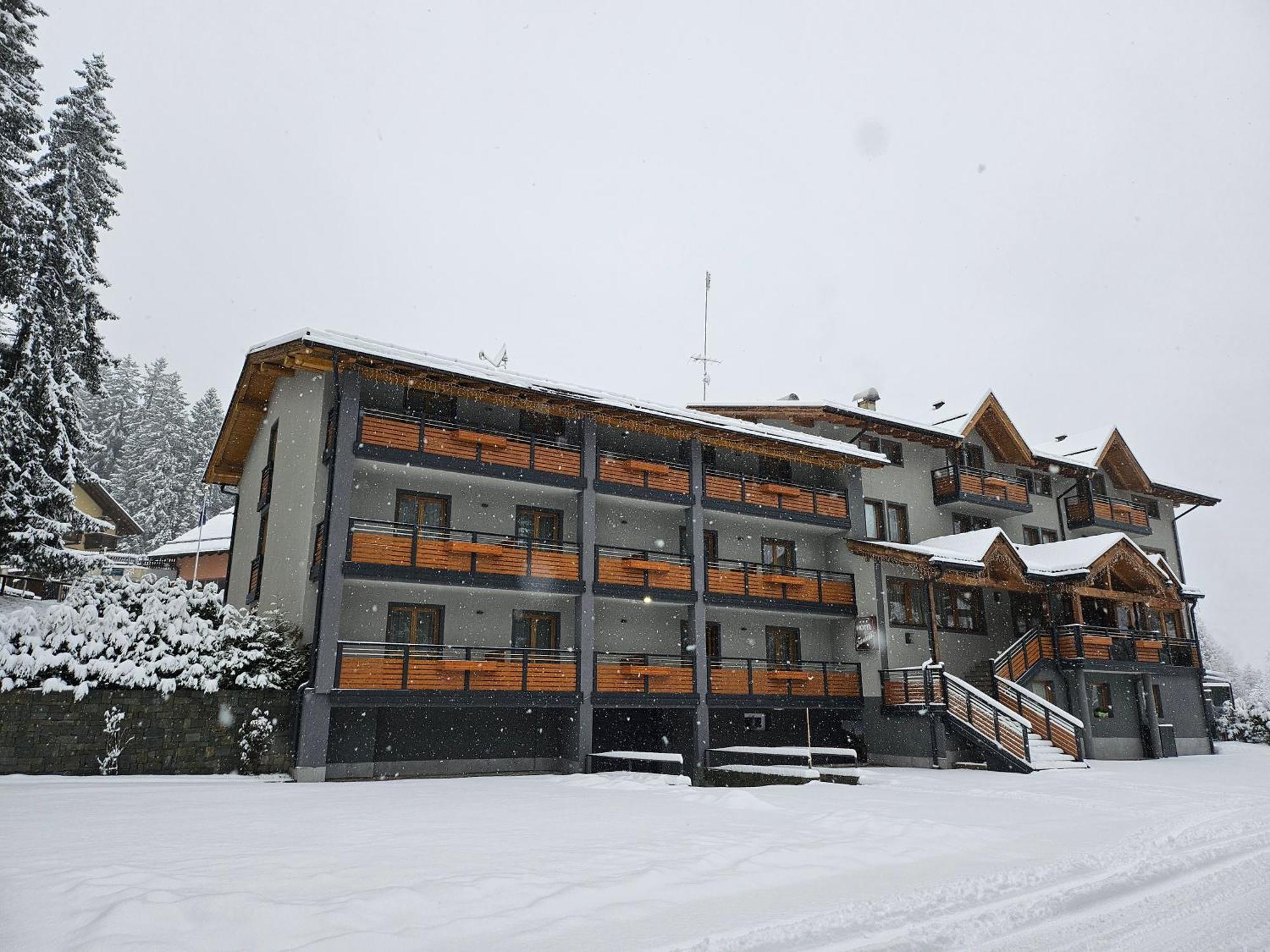 Hotel Fantelli Folgarida Eksteriør billede