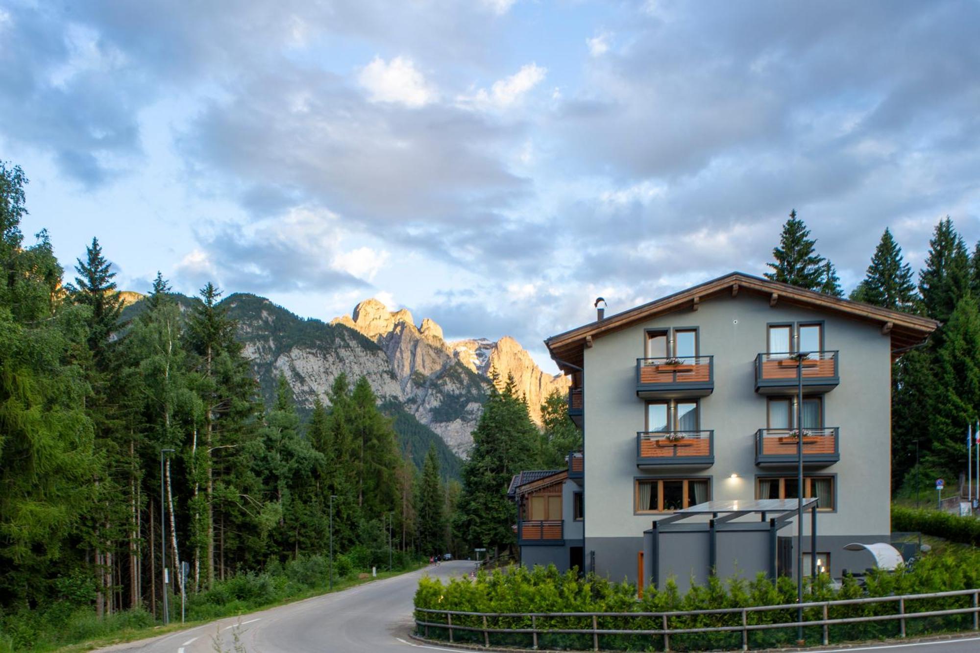 Hotel Fantelli Folgarida Eksteriør billede