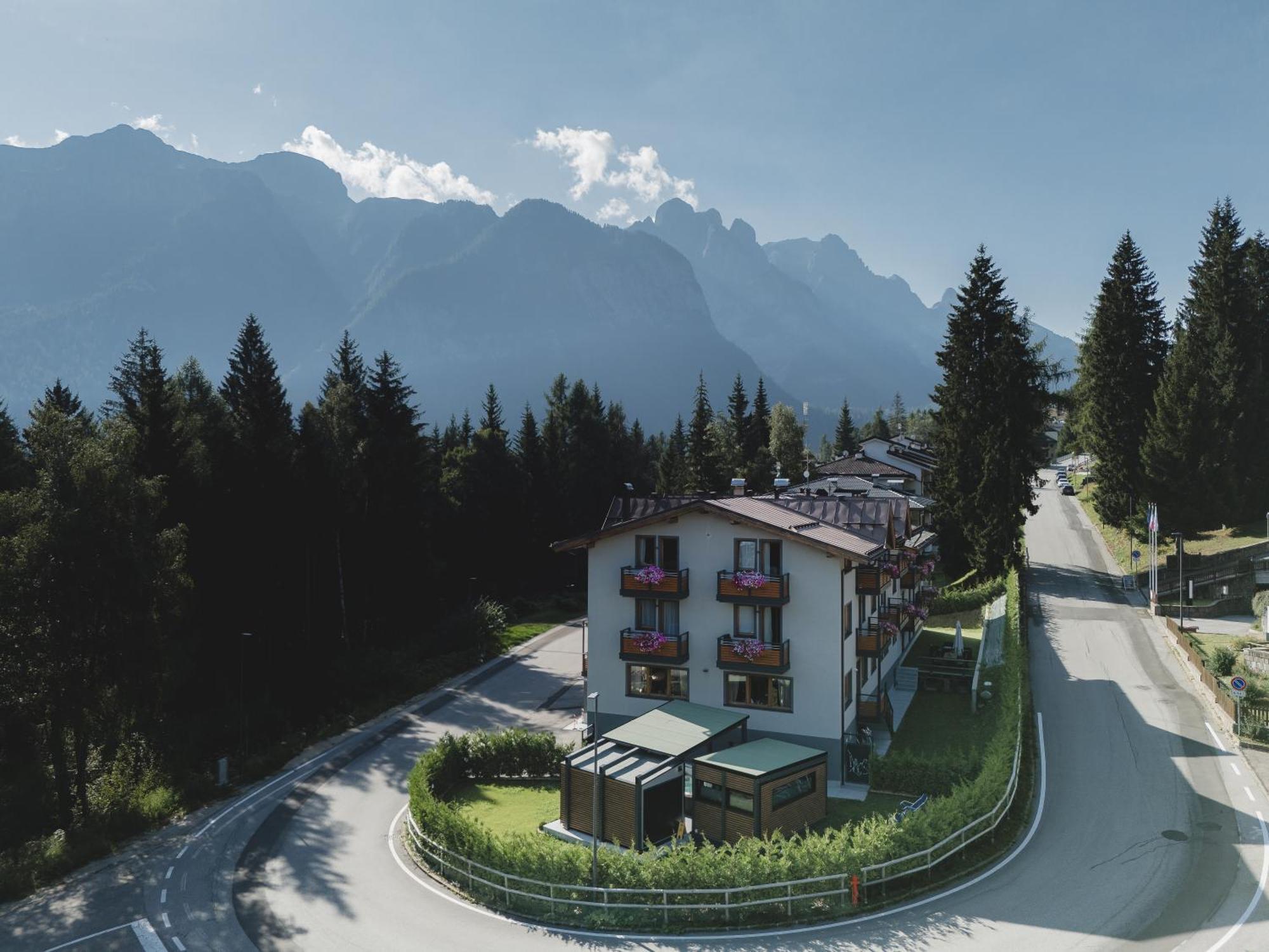 Hotel Fantelli Folgarida Eksteriør billede